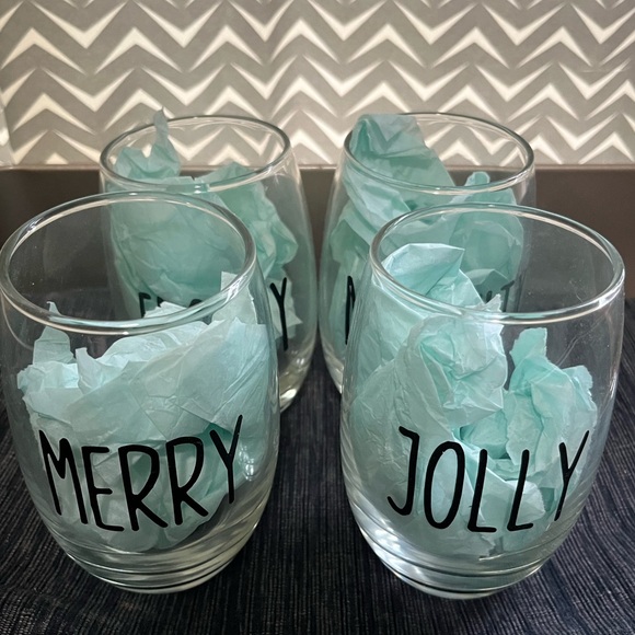 ⚠️ New. Custom Christmas Stemless wine glasses; set of 4 - Picture 1 of 5